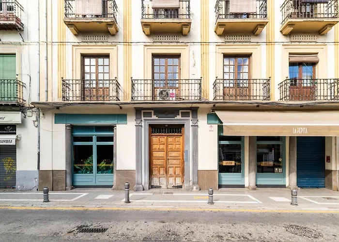 Emblematic Apartment In The Realejo